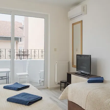 House For 15 In Free Parking Area Apartmán Skopje