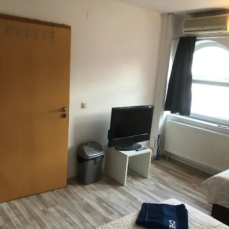 Apartmán House For 15 In Free Parking Area