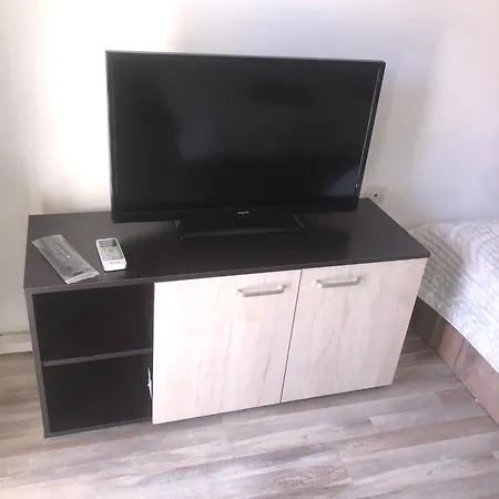 Apartmán House For 15 In Free Parking Area *