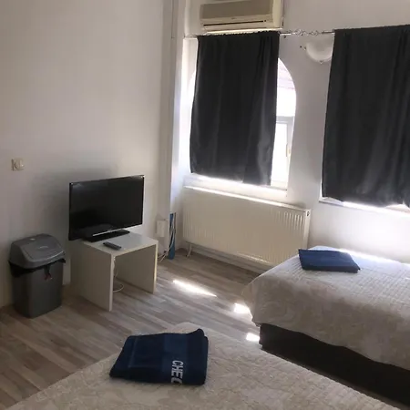 Apartmán House For 15 In Free Parking Area