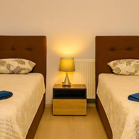 House For 15 In Free Parking Area Apartmán
