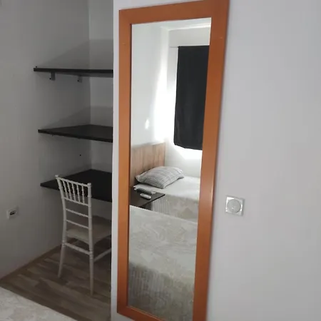 Apartmán House For 15 In Free Parking Area