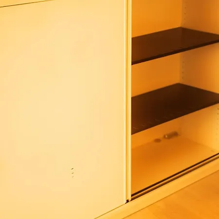 House For 15 In Free Parking Area Apartmán *